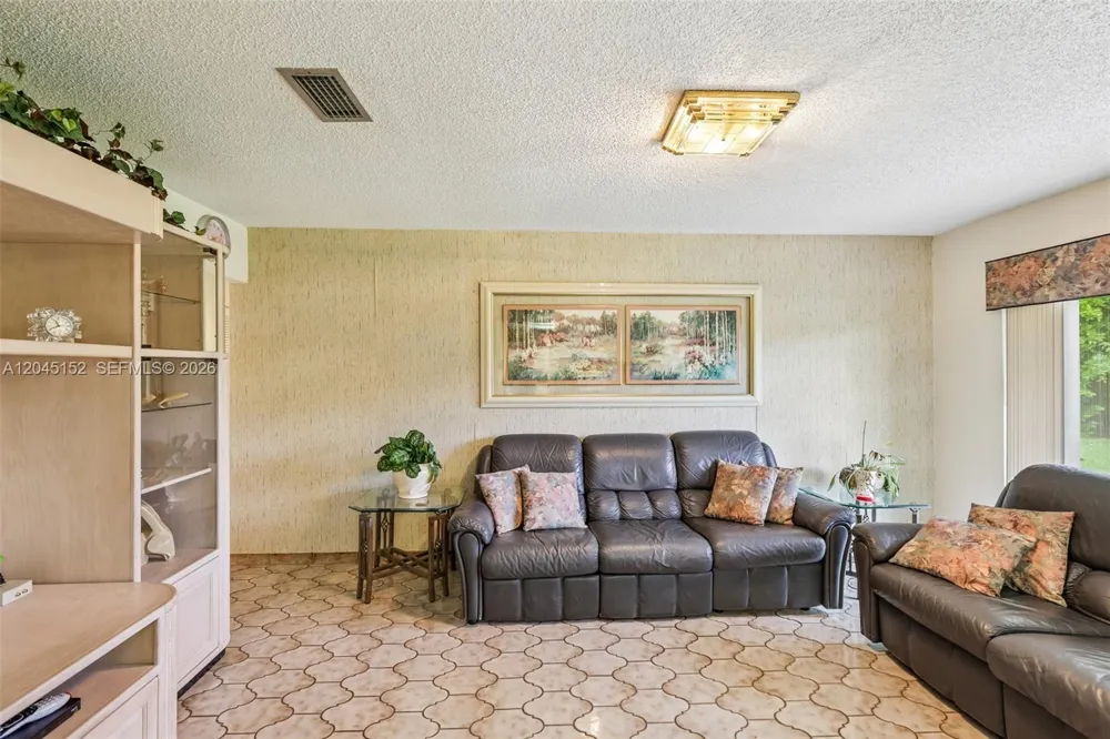 13394 SW 1st Ter Miami, FL 33184