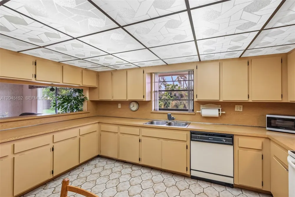 13394 SW 1st Ter Miami, FL 33184
