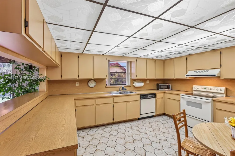 13394 SW 1st Ter Miami, FL 33184