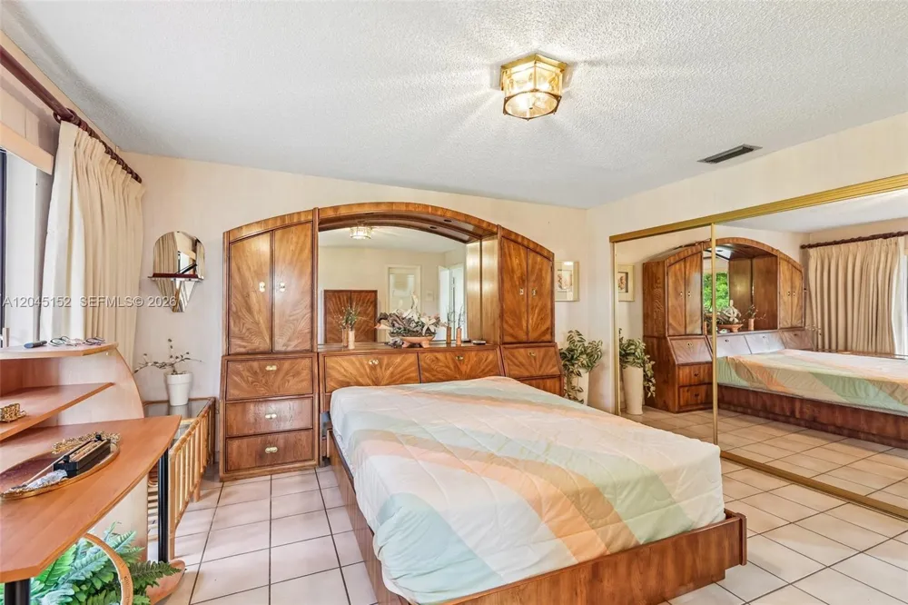 13394 SW 1st Ter Miami, FL 33184