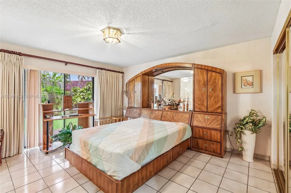 13394 SW 1st Ter Miami, FL 33184