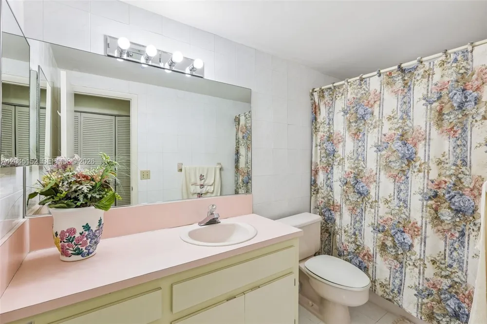 13394 SW 1st Ter Miami, FL 33184