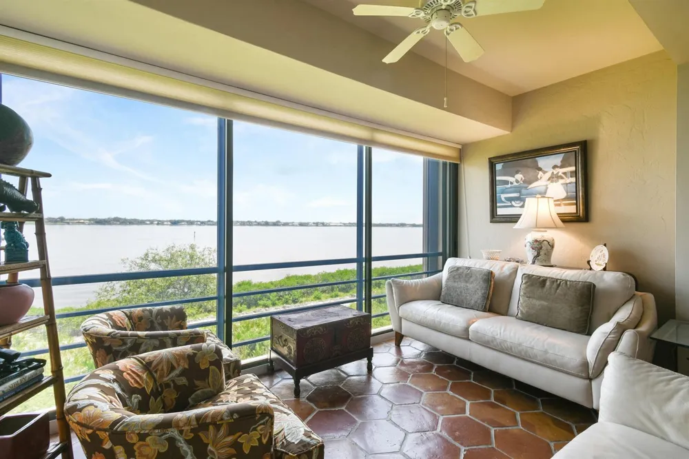 2536 NW Seagrass Drive #2a Palm City, FL 34990