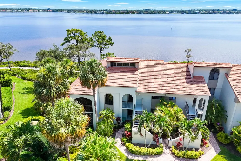 2536 NW Seagrass Drive #2a Palm City, FL 34990