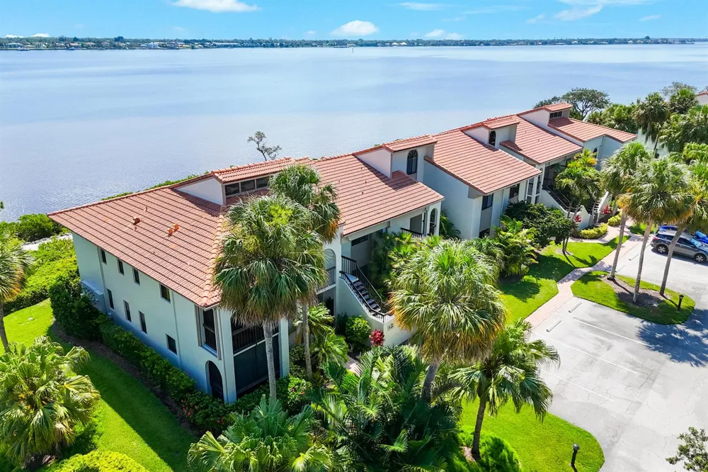 2536 NW Seagrass Drive #2a Palm City, FL 34990