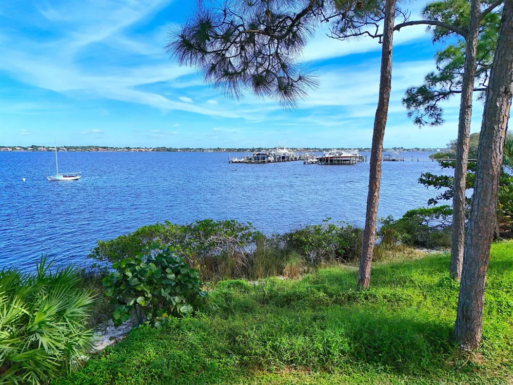 2536 NW Seagrass Drive #2a Palm City, FL 34990