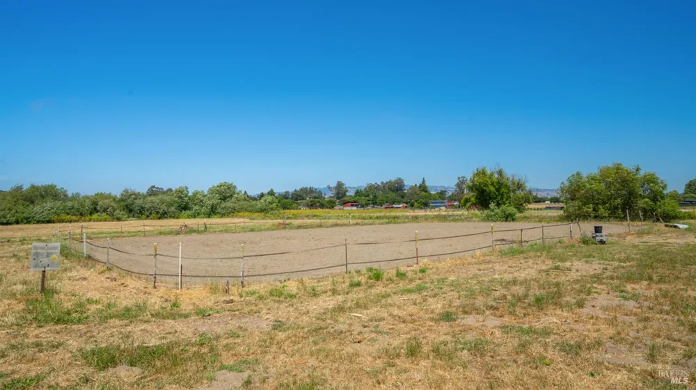 4898 Bodega Avenue Petaluma, CA 94952