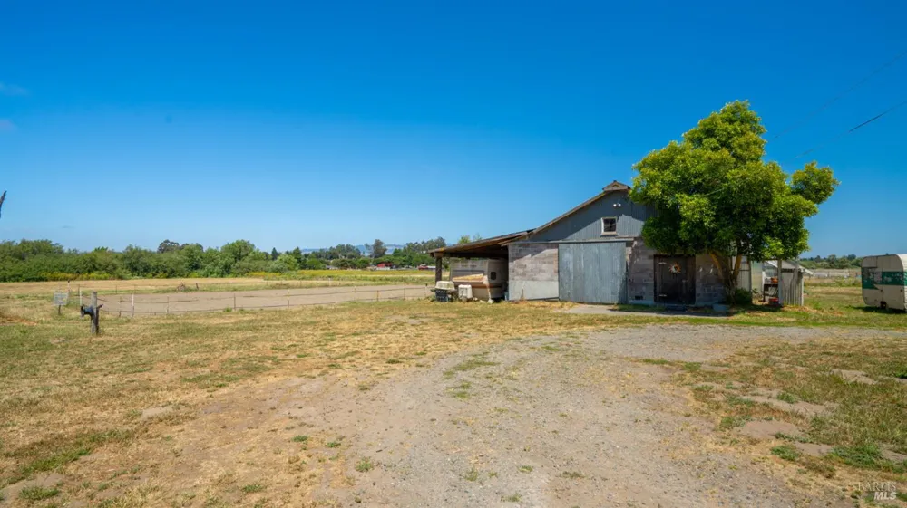 4898 Bodega Avenue Petaluma, CA 94952