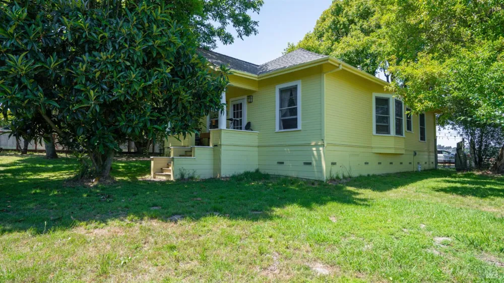 4898 Bodega Avenue Petaluma, CA 94952