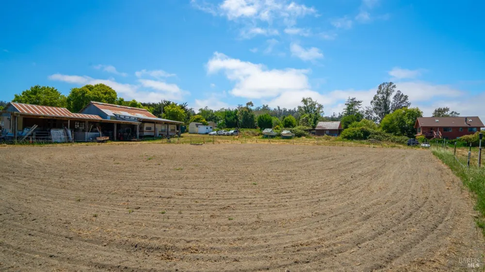4898 Bodega Avenue Petaluma, CA 94952
