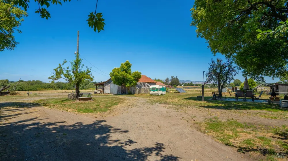 4898 Bodega Avenue Petaluma, CA 94952