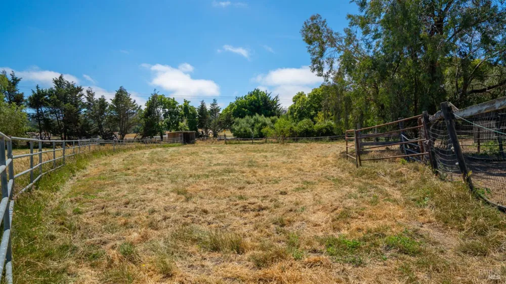 4898 Bodega Avenue Petaluma, CA 94952