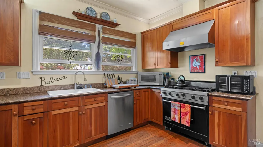 4898 Bodega Avenue Petaluma, CA 94952