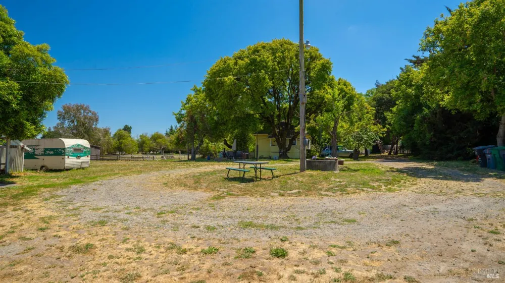 4898 Bodega Avenue Petaluma, CA 94952