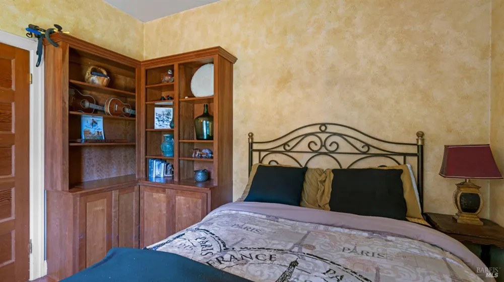 4898 Bodega Avenue Petaluma, CA 94952