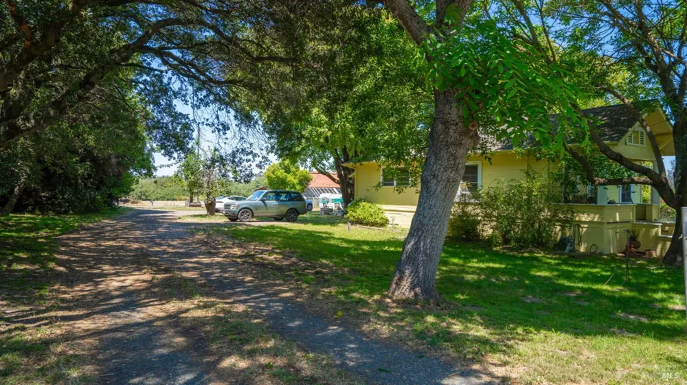 4898 Bodega Avenue Petaluma, CA 94952