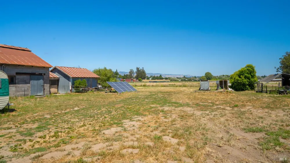 4898 Bodega Avenue Petaluma, CA 94952