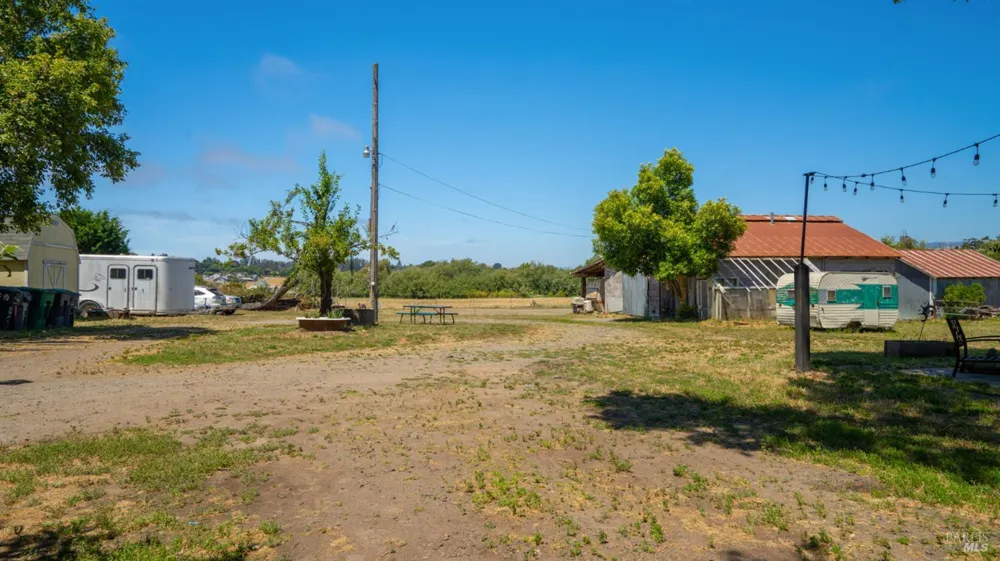 4898 Bodega Avenue Petaluma, CA 94952