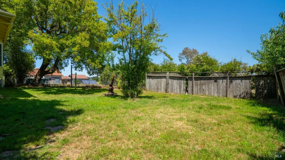 4898 Bodega Avenue Petaluma, CA 94952