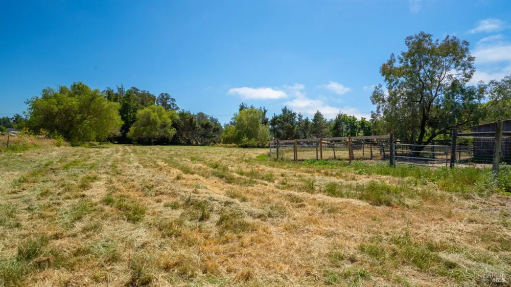 4898 Bodega Avenue Petaluma, CA 94952
