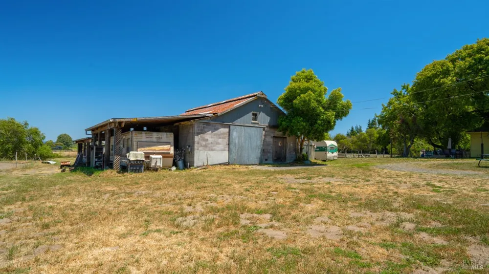 4898 Bodega Avenue Petaluma, CA 94952