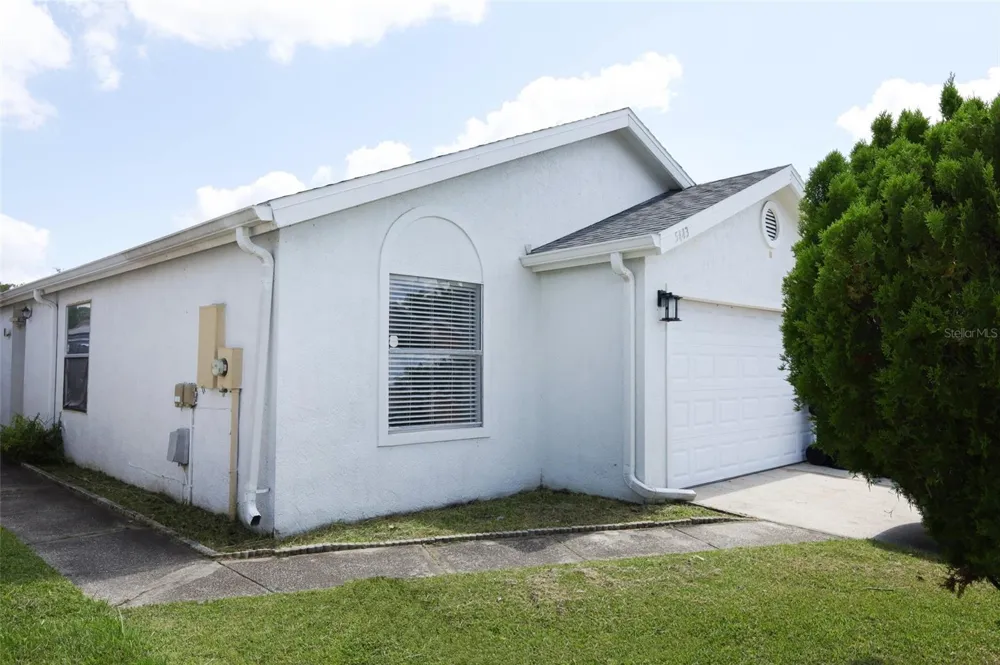 5443 BLUEBERRY DRIVE Orlando, FL 32811