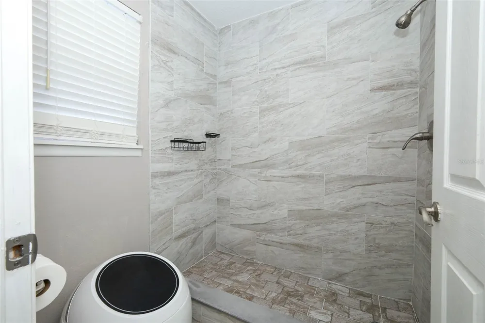5443 BLUEBERRY DRIVE Orlando, FL 32811