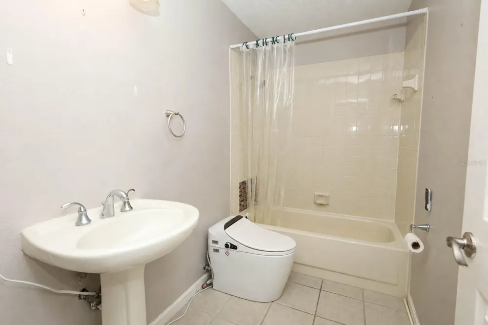 5443 BLUEBERRY DRIVE Orlando, FL 32811