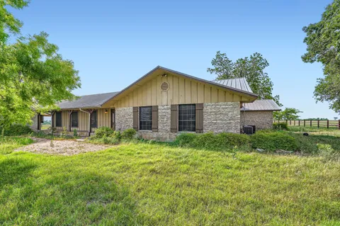 1850 County Road 105