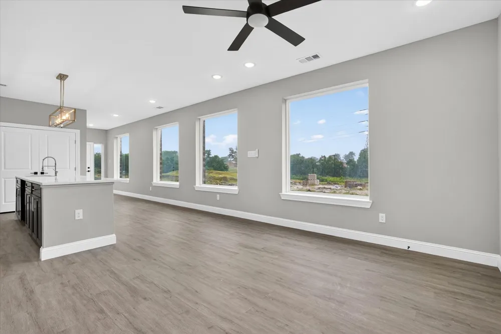 806 Premier Grand Prairie, TX 75051