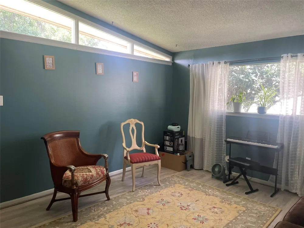 1140 W Forest Street Munday, TX 76371