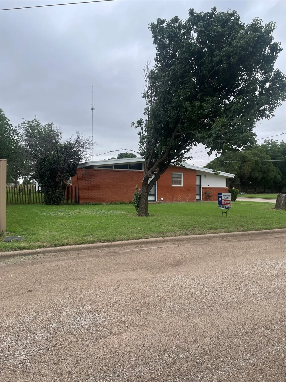 1140 W Forest Street Munday, TX 76371
