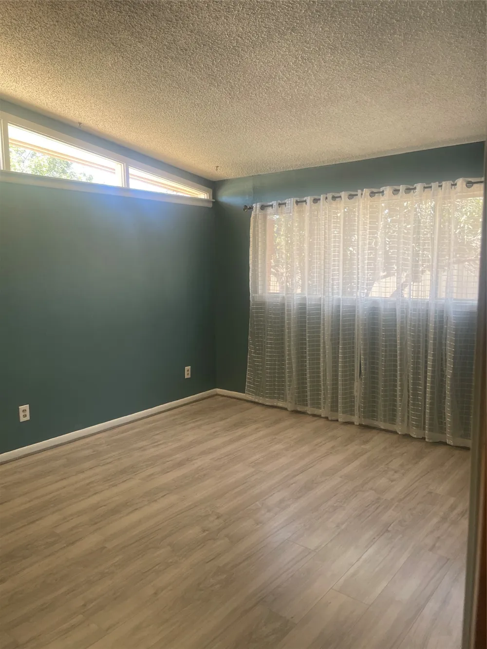1140 W Forest Street Munday, TX 76371