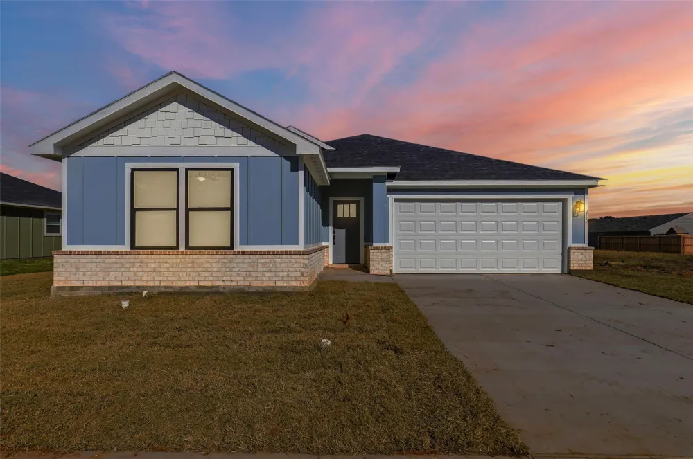 452 Peace Lily Way Tolar, TX 76476