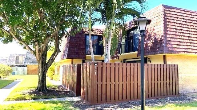 294 Arabian Road #294 Palm Springs, FL 33461