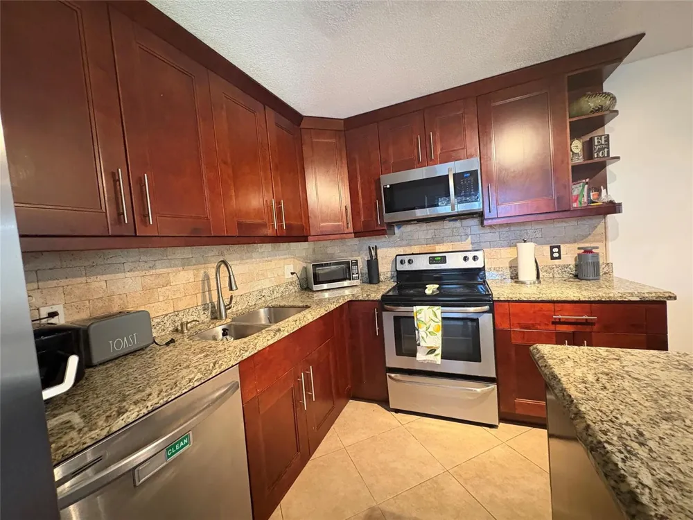 294 Arabian Road #294 Palm Springs, FL 33461
