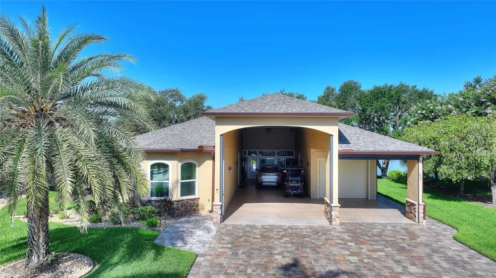 492 MEANDERING WAY Polk City, FL 33868