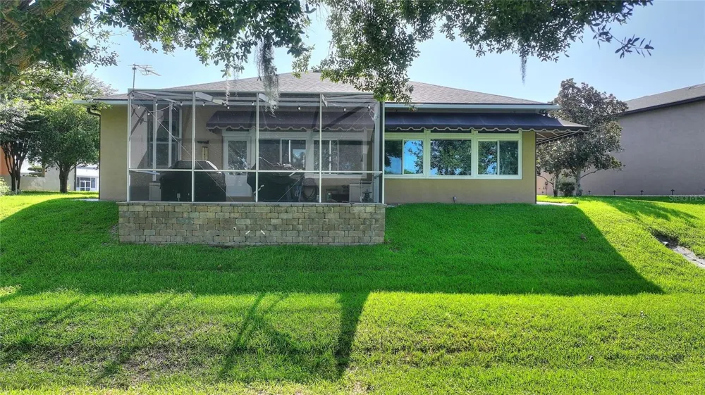492 MEANDERING WAY Polk City, FL 33868