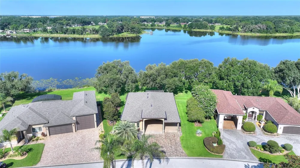 492 MEANDERING WAY Polk City, FL 33868