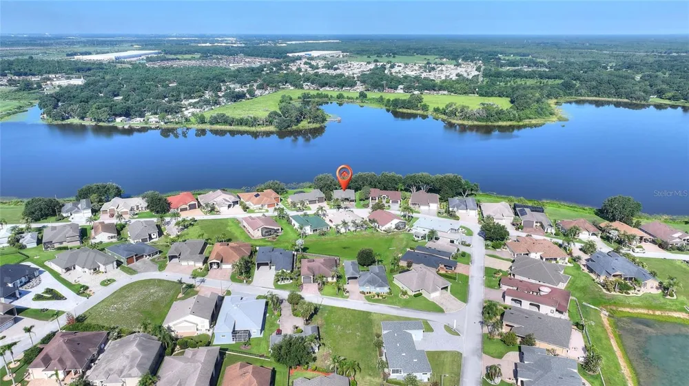 492 MEANDERING WAY Polk City, FL 33868