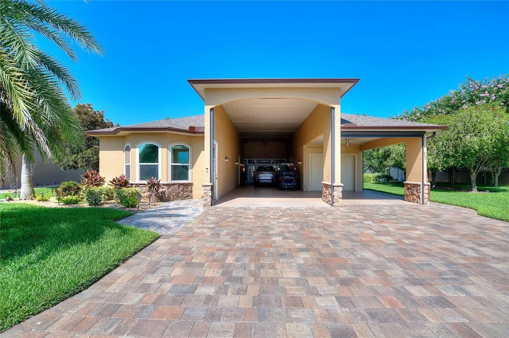 492 MEANDERING WAY Polk City, FL 33868