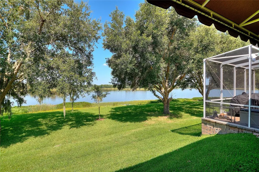 492 MEANDERING WAY Polk City, FL 33868