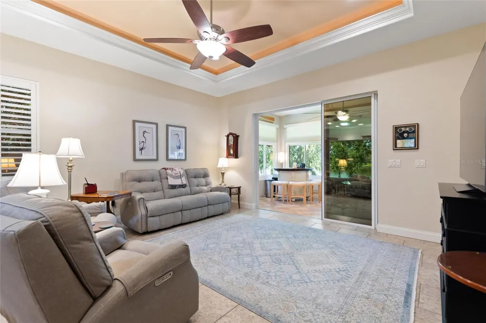 492 MEANDERING WAY Polk City, FL 33868