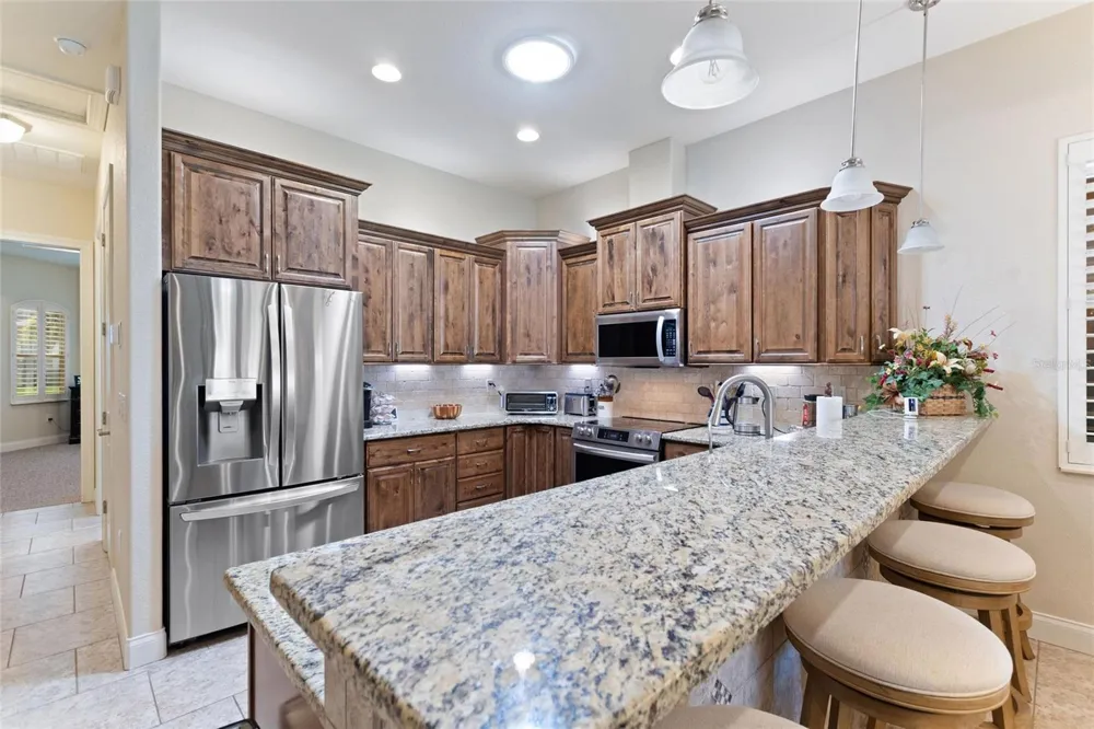 492 MEANDERING WAY Polk City, FL 33868