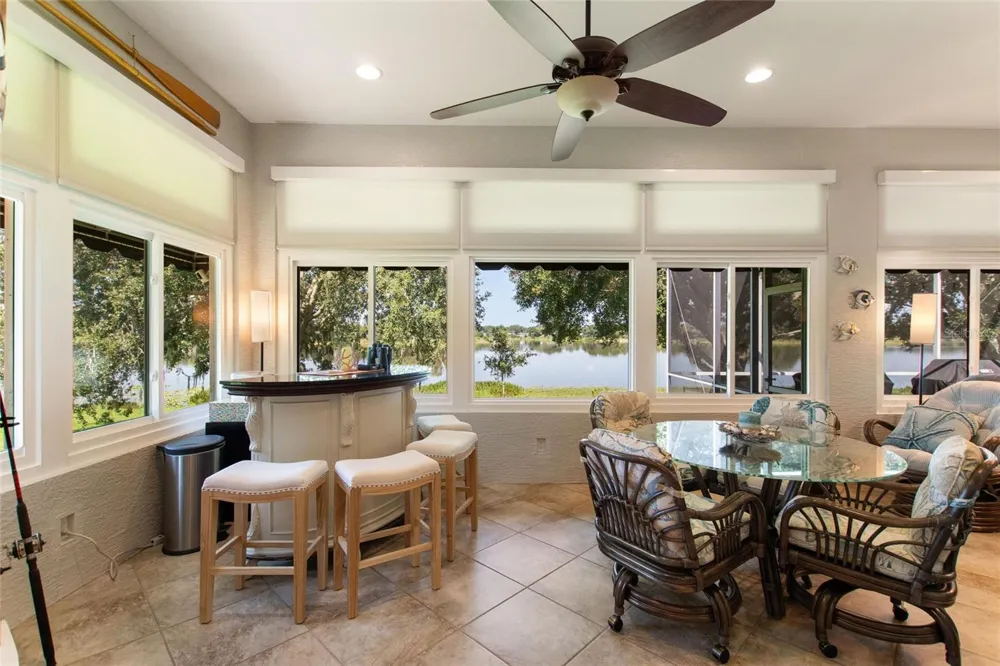 492 MEANDERING WAY Polk City, FL 33868