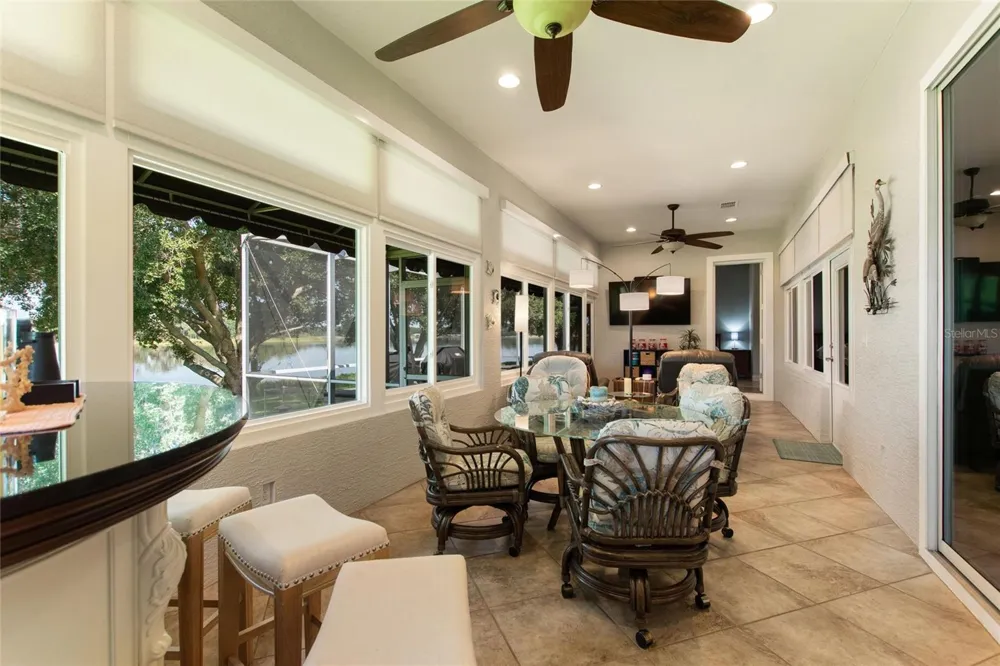 492 MEANDERING WAY Polk City, FL 33868
