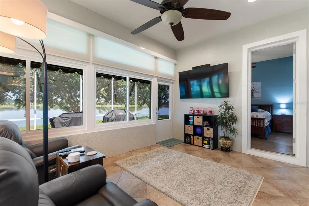 492 MEANDERING WAY Polk City, FL 33868