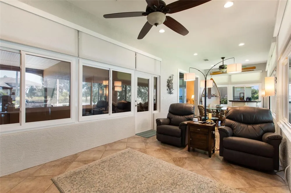 492 MEANDERING WAY Polk City, FL 33868