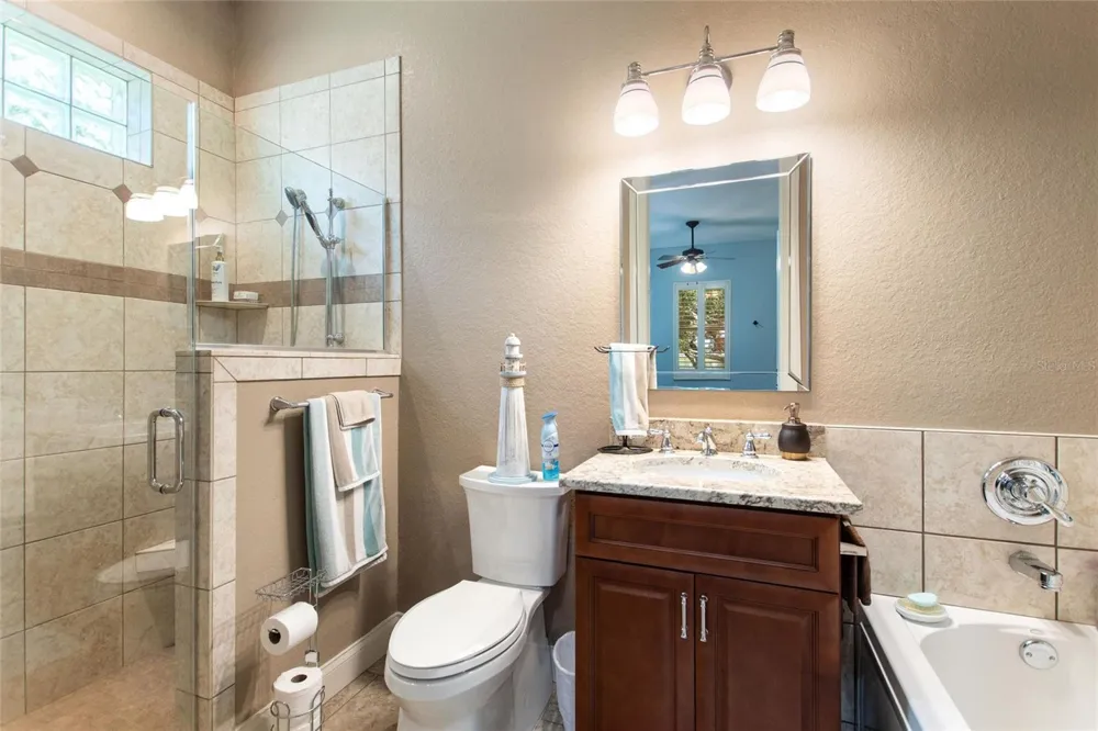 492 MEANDERING WAY Polk City, FL 33868