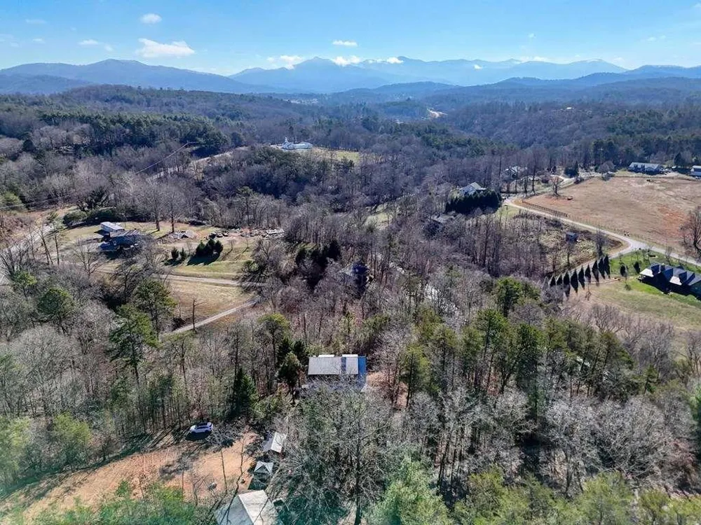 2567 Todd Shook Road Young Harris, GA 30582